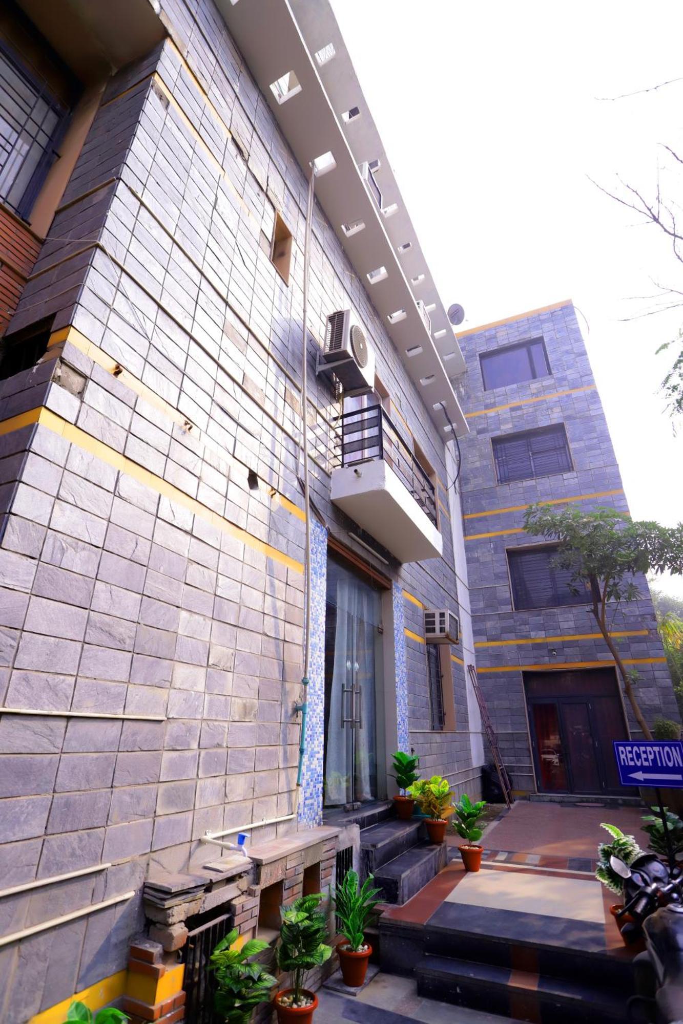 Hotel Warm Welcome - Noida Sector 51 Exteriér fotografie